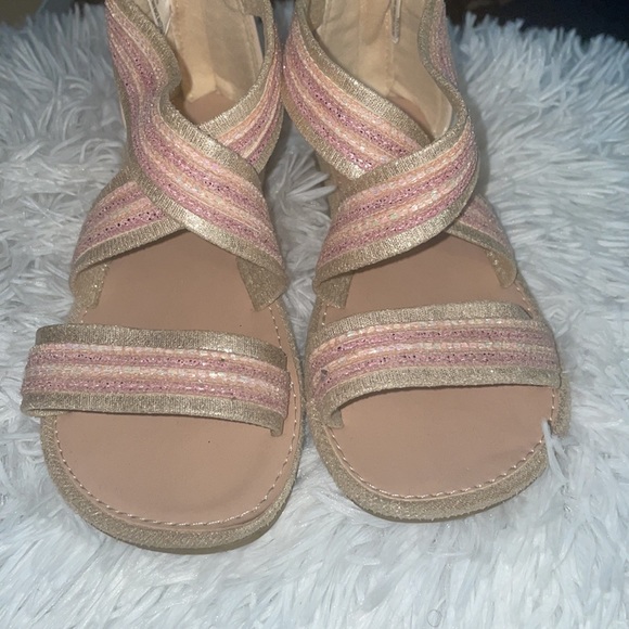 Super Cute girls size 11 shoes. - Picture 4 of 5